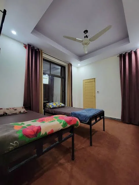 Hamza Boys Hostel